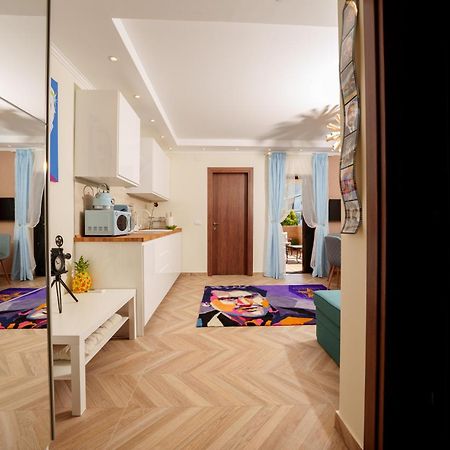 Peraía Lux Movie Stars Apartments Perea מראה חיצוני תמונה
