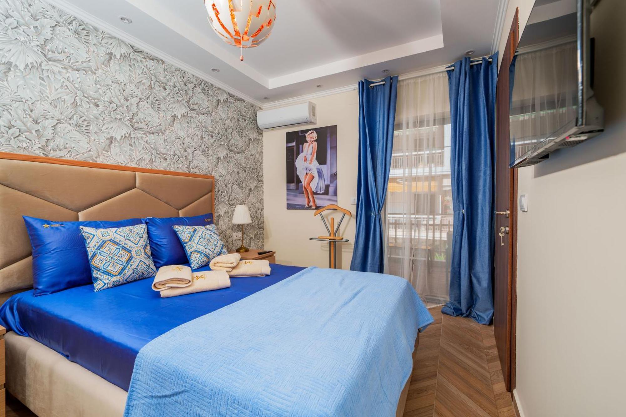 Peraía Lux Movie Stars Apartments Perea מראה חיצוני תמונה